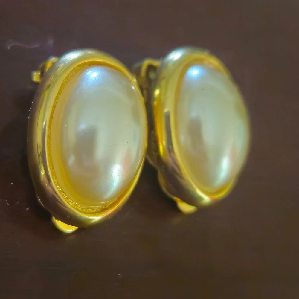Vintage Gold Tone Faux Pearl Oval Clip On Earrings Large Cabochon Statement
